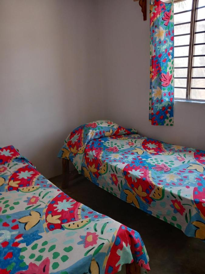 Bibi Mrembo Guesthouse Pingwe Exterior photo